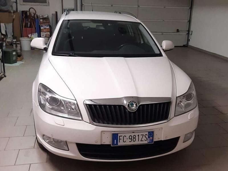 Usata Skoda Octavia Elegance 140 CV (102 kW) 2011 Bianco Station wagon