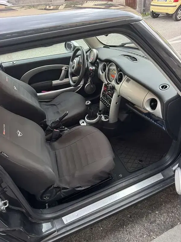 Usata Mini ONE 90 CV (66 kW) 2003 Utilitaria