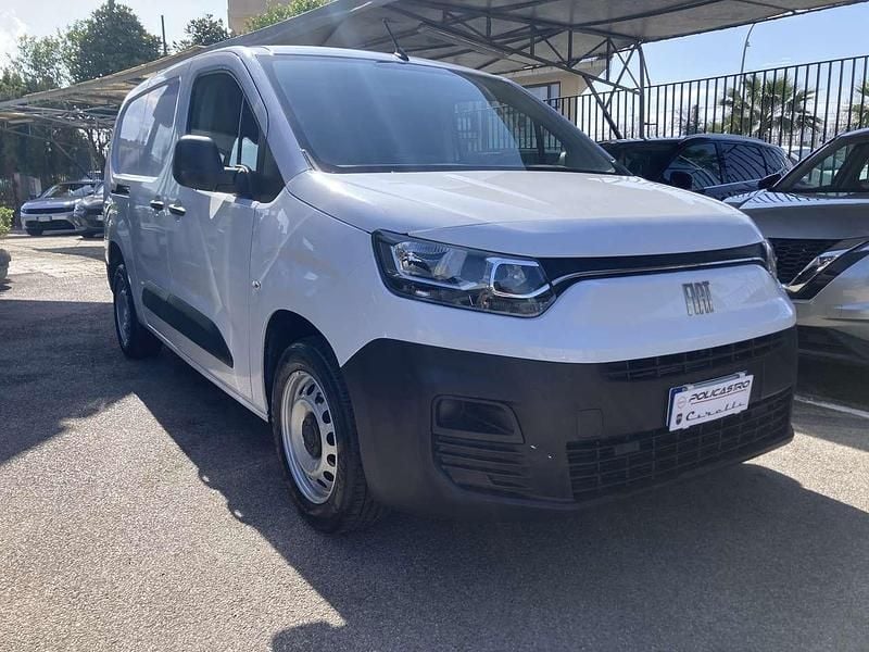 Usata Fiat Doblò 102 CV (75 kW) 2023 Bianco Monovolume