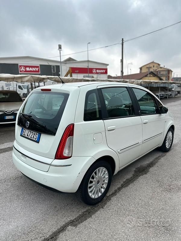 Usata Lancia Musa 2012 Bianco Monovolume