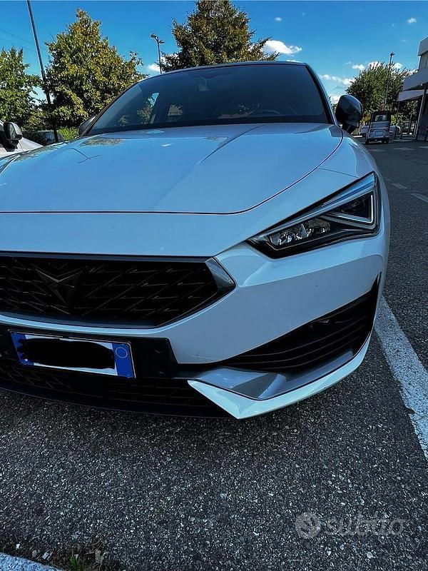Usata Cupra Leon 150 CV (110 kW) 2023 Utilitaria