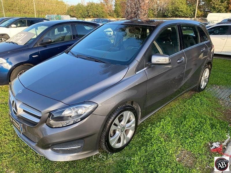 Gray Usata 2016 Mercedes B180 Premium Monovolume | 13.500 € (Buon prezzo) - Immagine 1/4