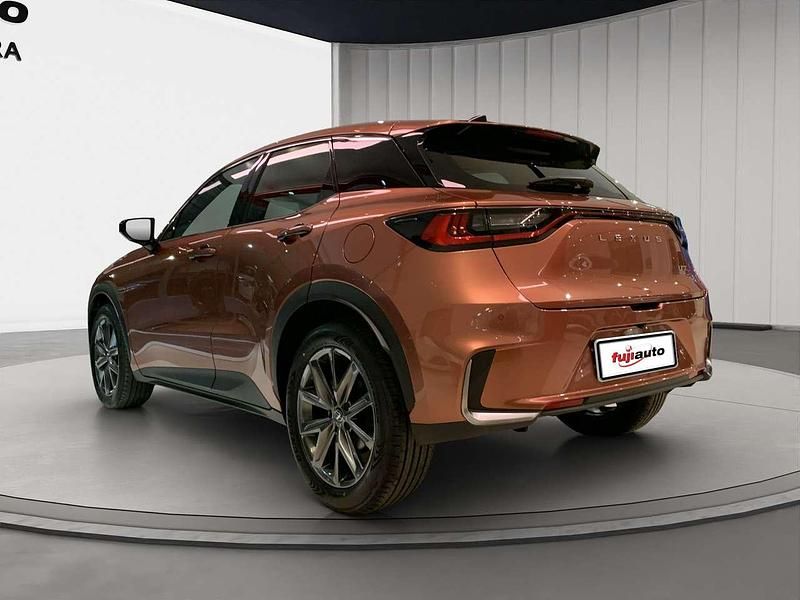 Nuova Lexus LBX 136 CV (100 kW) 2025 Rosso SUV