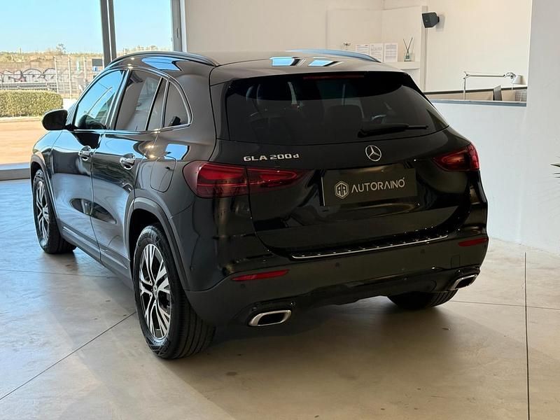 Usata Mercedes GLA200 Advanced Plus 150 CV (110 kW) 2024 Nero SUV