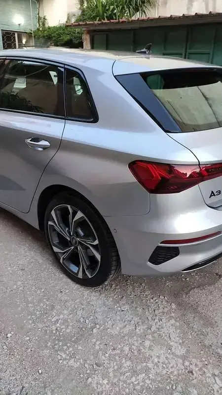 Usata Audi A3 Advanced 116 CV (85 kW) 2023 Argento Berlina