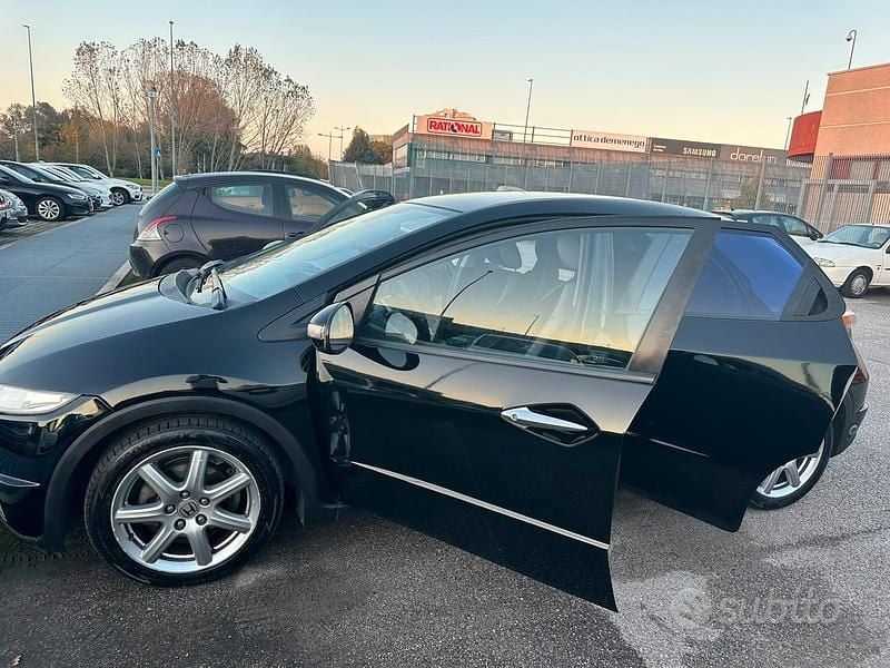Usata Honda Civic 160 CV (117 kW) 2006 Nero Coupé
