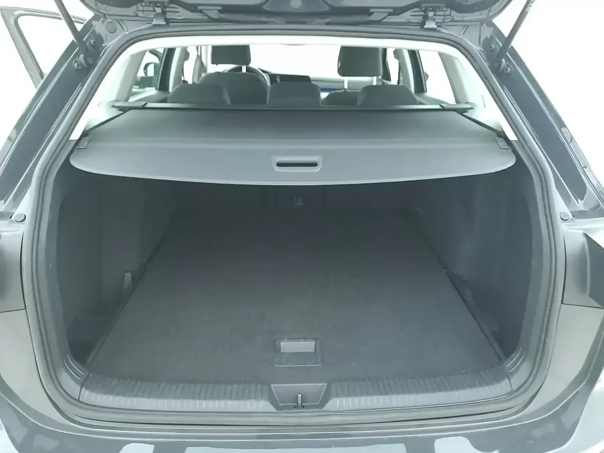 Usata VW Golf VIII Life 116 CV (85 kW) 2022 Grigiogrigio Station wagon