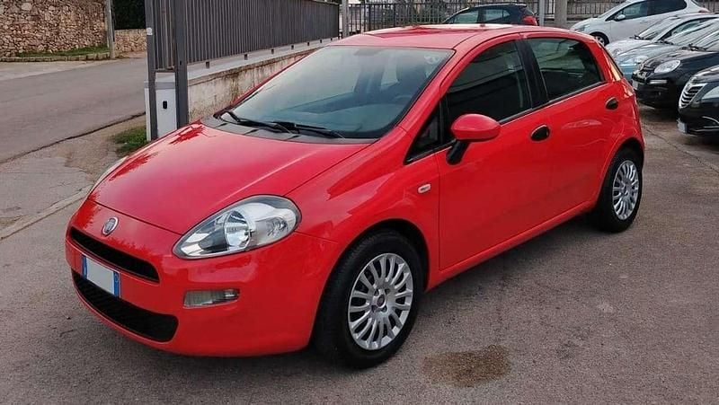 Usata Fiat Punto Easy 75 CV (55 kW) 2012 Rosso Berlina