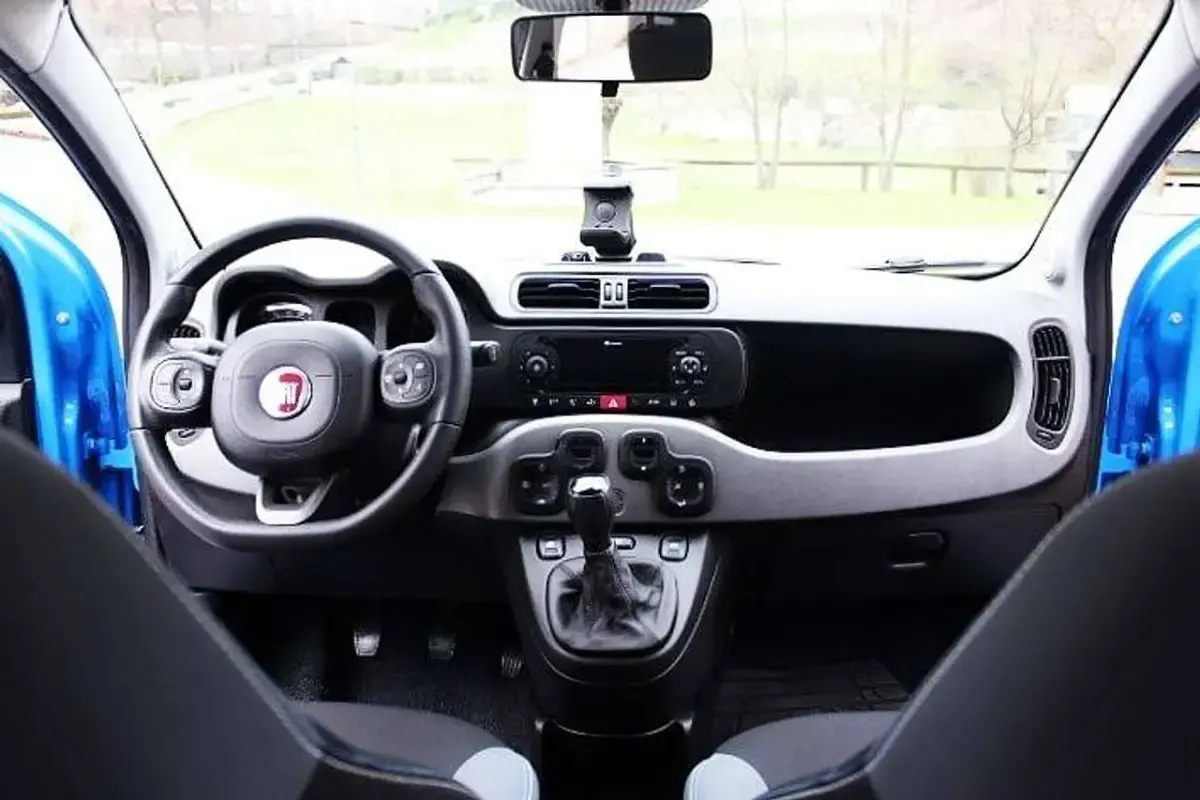 Usata Fiat Panda Lounge 95 CV (69 kW) 2017 Blu Utilitaria