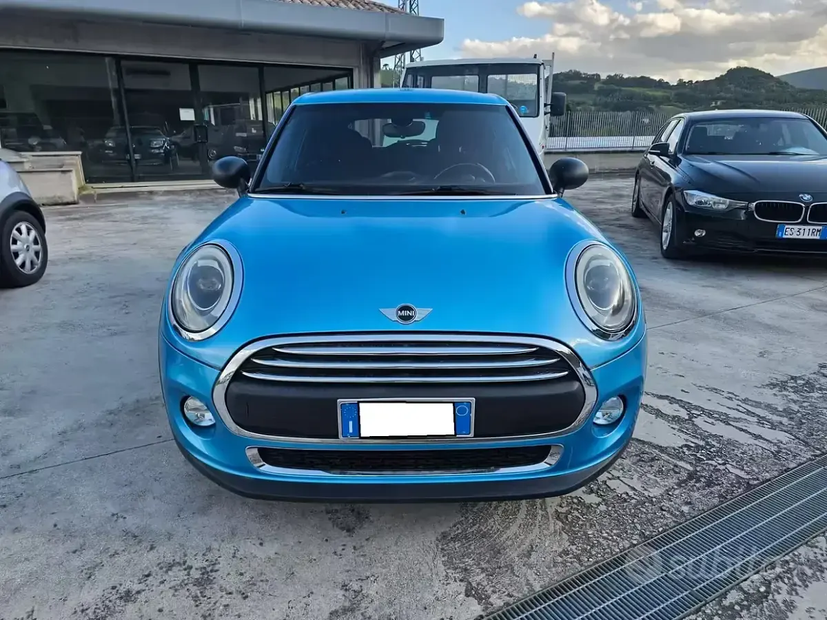 Usata Mini One D Business 95 CV (69 kW) 2017 Blu Utilitaria