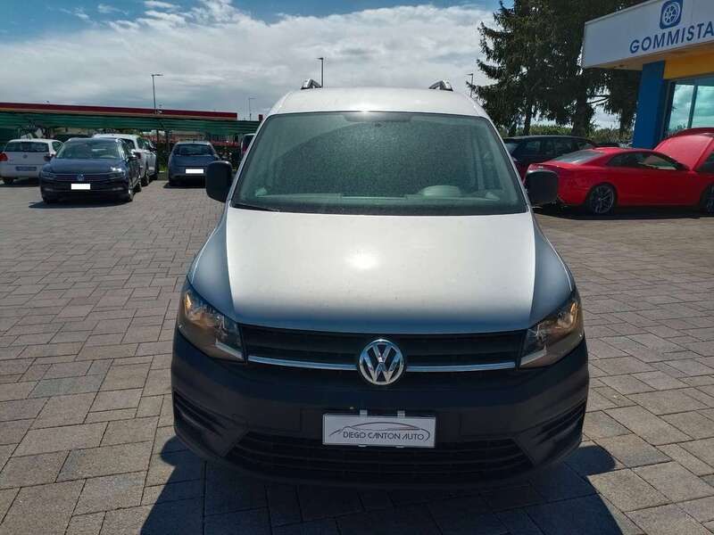 Usata VW Caddy 102 CV (75 kW) 2019 Grigio Monovolume