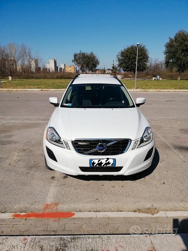 Usata Volvo XC60 163 CV (119 kW) 2011 Bianco SUV