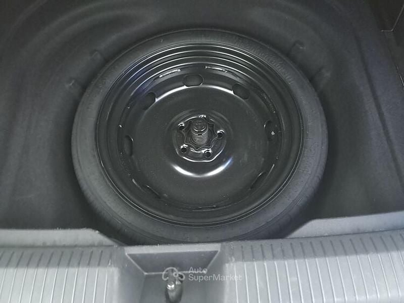 Usata VW Golf VIII 116 CV (85 kW) 2022 Argento Station wagon