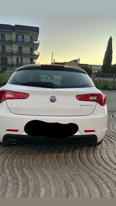 Usata Alfa Romeo Giulietta Super 120 CV (88 kW) 2019 Utilitaria