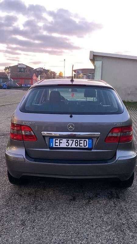 Usata 2011 Mercedes B180 Monovolume | 3200 € (Ottimo prezzo) - Immagine 1/4