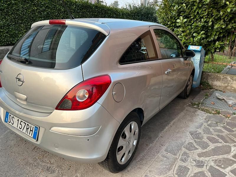 Usata Opel Corsa 2008 Grigio Utilitaria