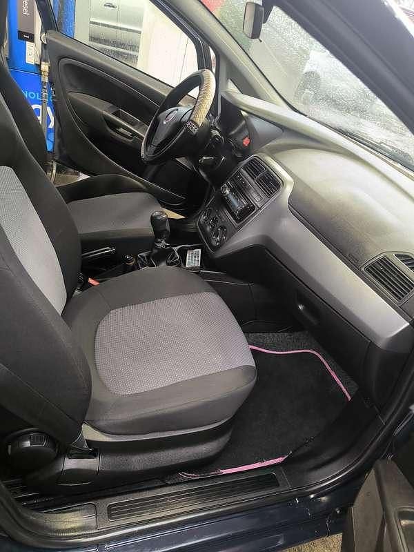 Usata Fiat Punto Racing 75 CV (55 kW) 2012 Grigio Utilitaria