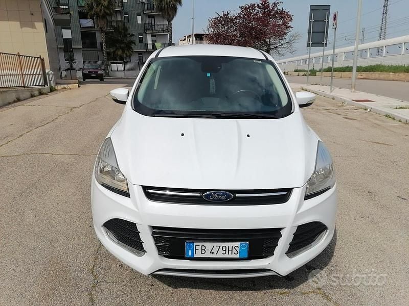 Usata Ford Kuga Titanium 120 CV (88 kW) 2015 Bianco SUV