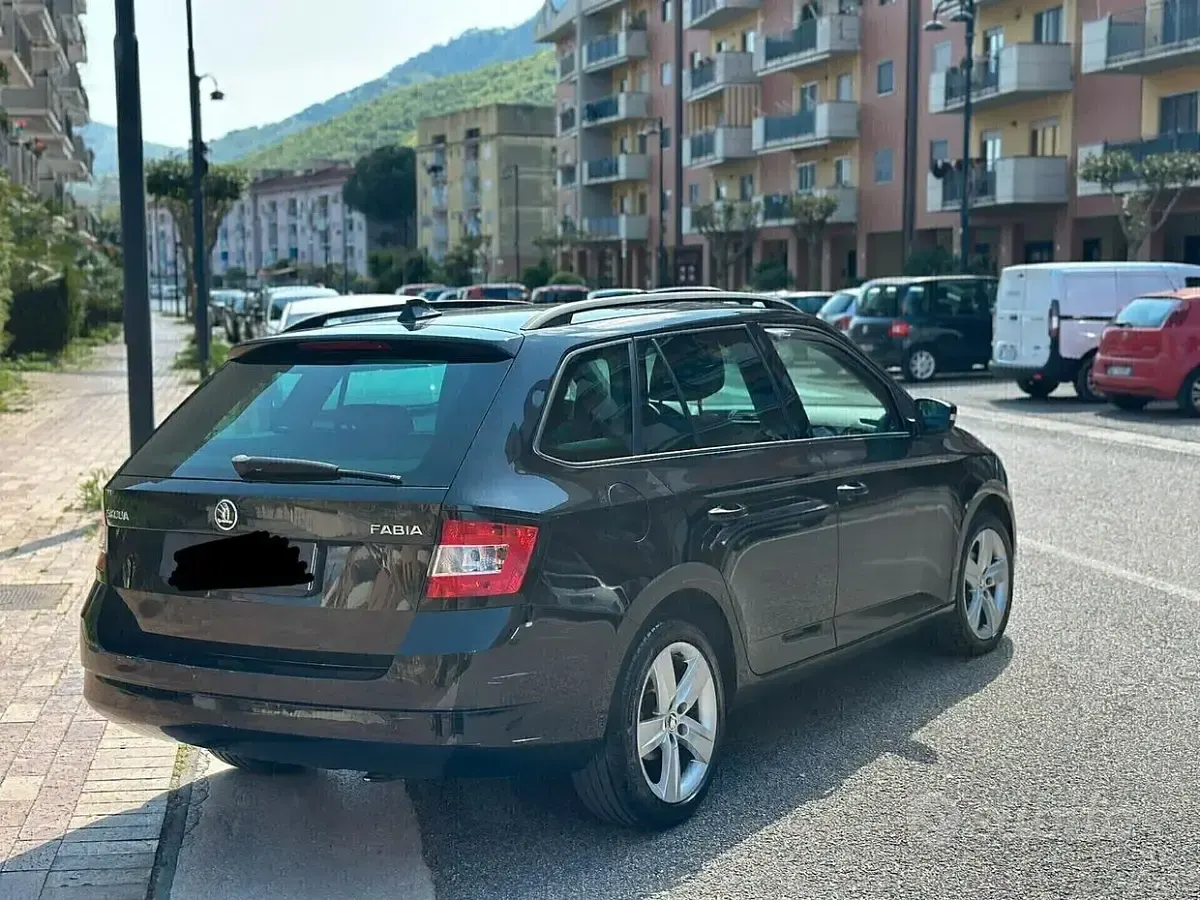 Usata Skoda Fabia Style 90 CV (66 kW) 2015 Nero Station wagon