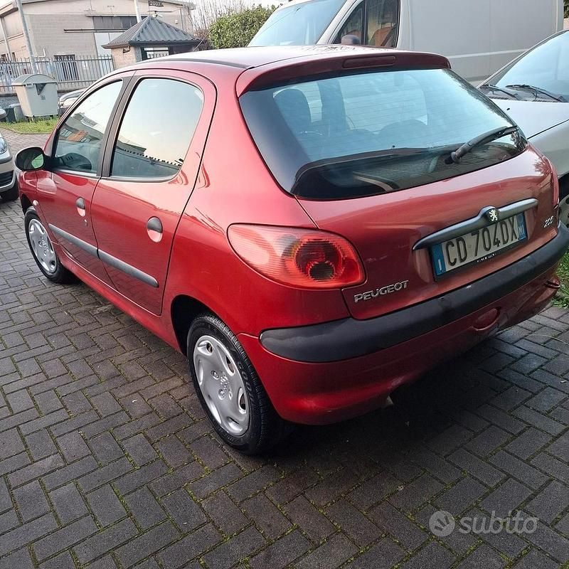 Usata Peugeot 206 75 CV (55 kW) 2002 Rosso Berlina