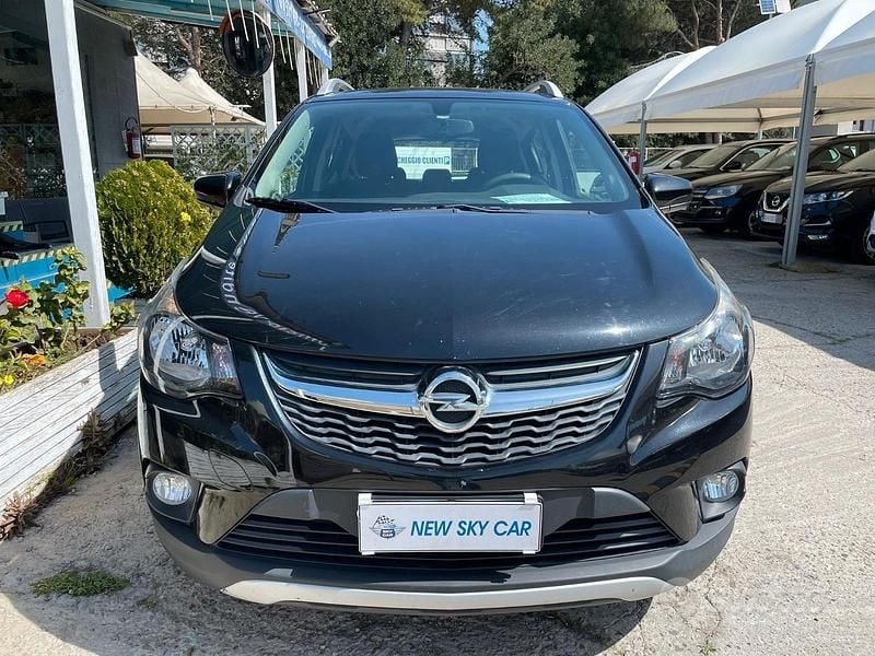 Usata Opel Karl Rocks 75 CV (55 kW) 2017 Nero Utilitaria