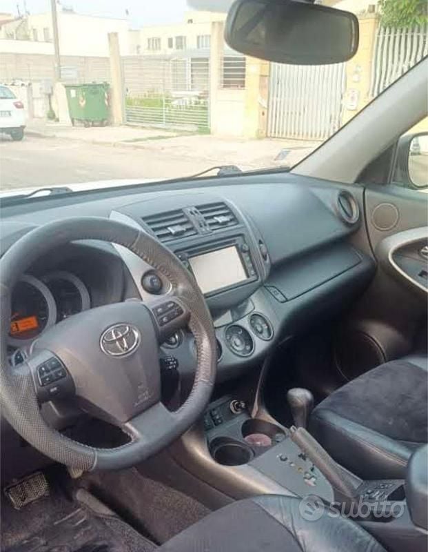 Usata Toyota RAV4 2012 Bianco SUV