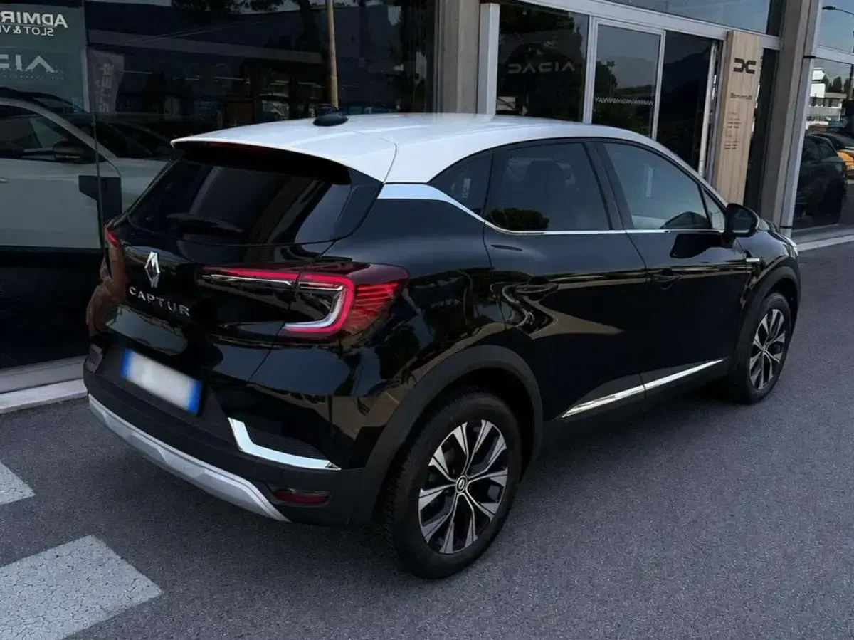 Usata Renault Captur Techno 91 CV (66 kW) 2023 Nero SUV