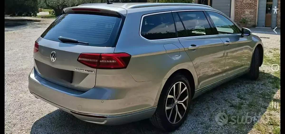 Usata VW Passat Highline 150 CV (110 kW) 2016 Grigio Station wagon