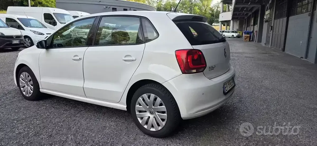 Usata VW Polo Comfortline 75 CV (55 kW) 2012 Bianco Utilitaria
