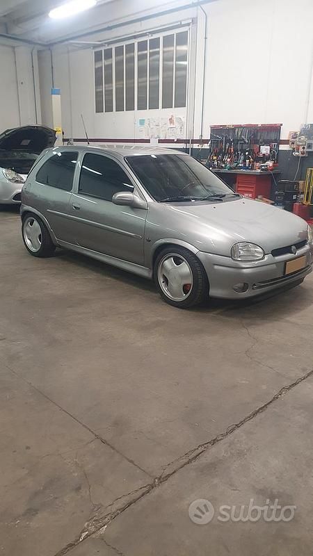Usata Opel Corsa 106 CV (77 kW) 1997 Grigio Utilitaria