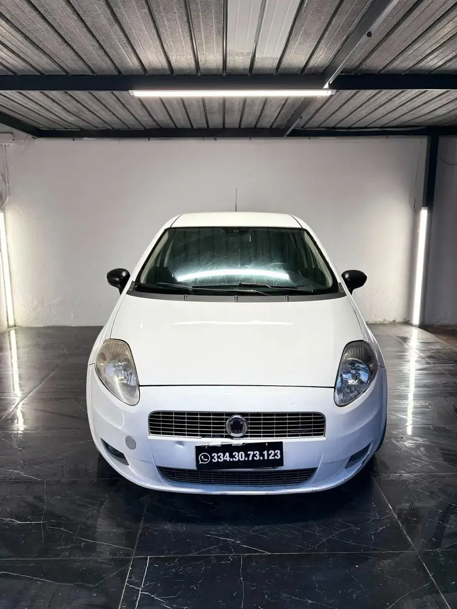 Usata Fiat Grande Punto Dynamic 75 CV (55 kW) 2009 Bianco Utilitaria