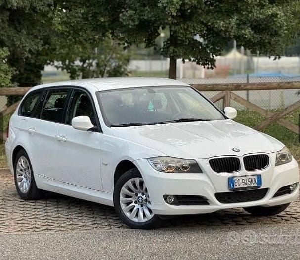 Bianco Usata 2011 BMW 316 Tre volumi | 4000 € - Immagine 1/4