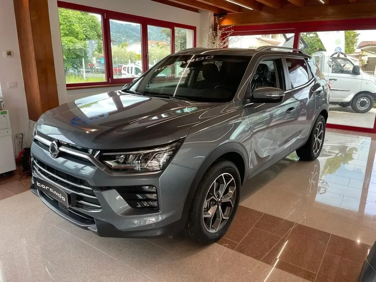 Nuova KGM Korando 163 CV (119 kW) 2025 Grigio SUV