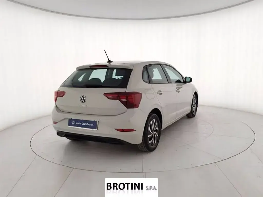 Usata VW Polo Life 95 CV (69 kW) 2023 Grigio Utilitaria
