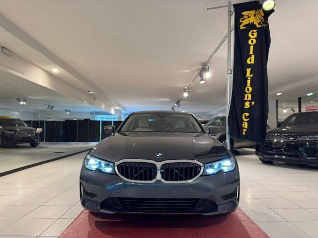 Usata BMW 320 190 CV (139 kW) 2021 Bianco metallizzato Berlina