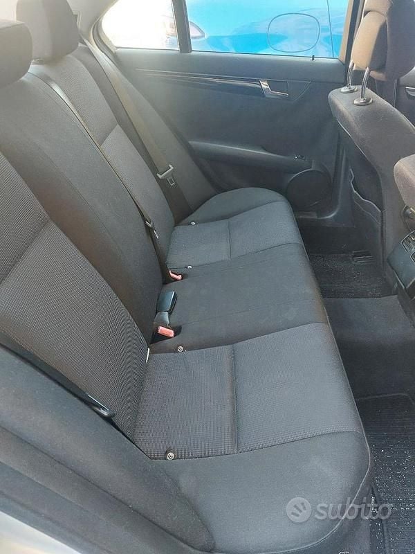 Usata Mercedes C220 170 CV (125 kW) 2009 Grigio Berlina