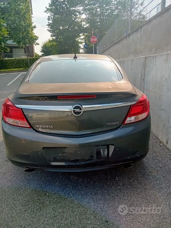 Usata Opel Insignia 220 CV (161 kW) 2009 Grigio Berlina