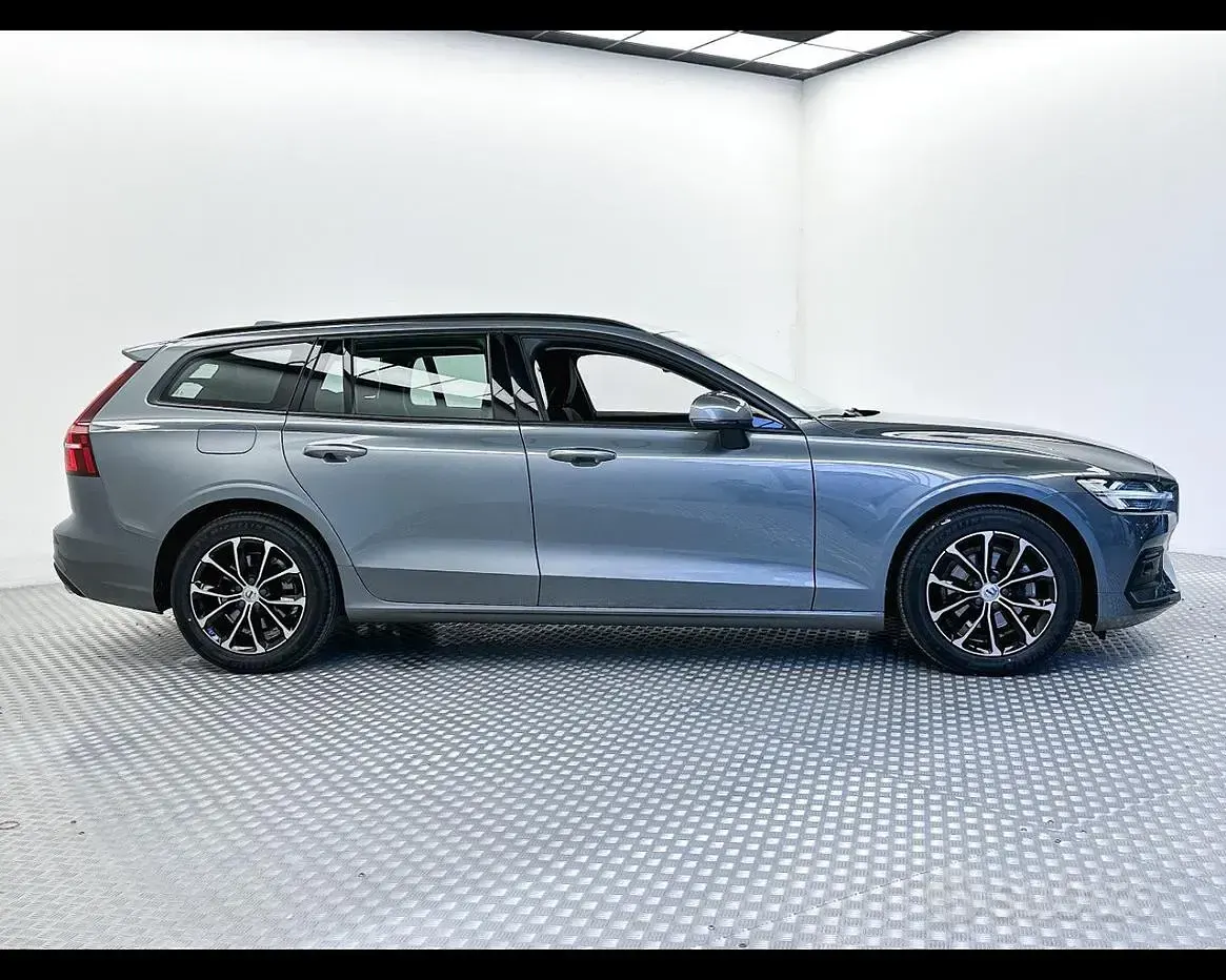 Usata Volvo V60 Business Edition 150 CV (110 kW) 2020 Grigio Station wagon
