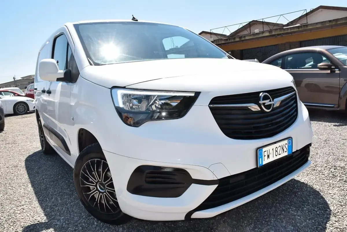 Usata Opel Combo 99 CV (72 kW) 2019 Bianco Monovolume