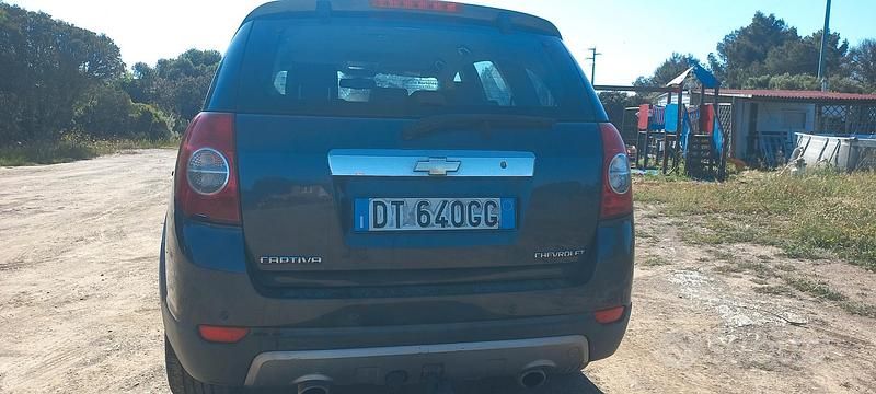Usata Chevrolet Captiva 2009 Blu SUV
