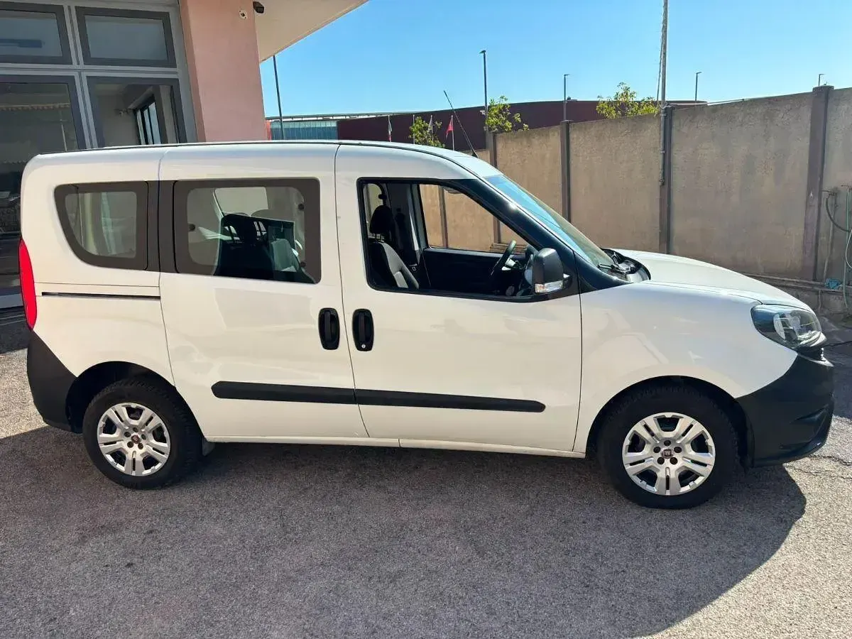 Usata Fiat Doblò Easy 95 CV (69 kW) 2021 Bianco Monovolume