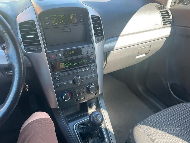 Nero Usata 2010 Chevrolet Captiva SUV | 2000 € (Super prezzo) - Immagine 1/4