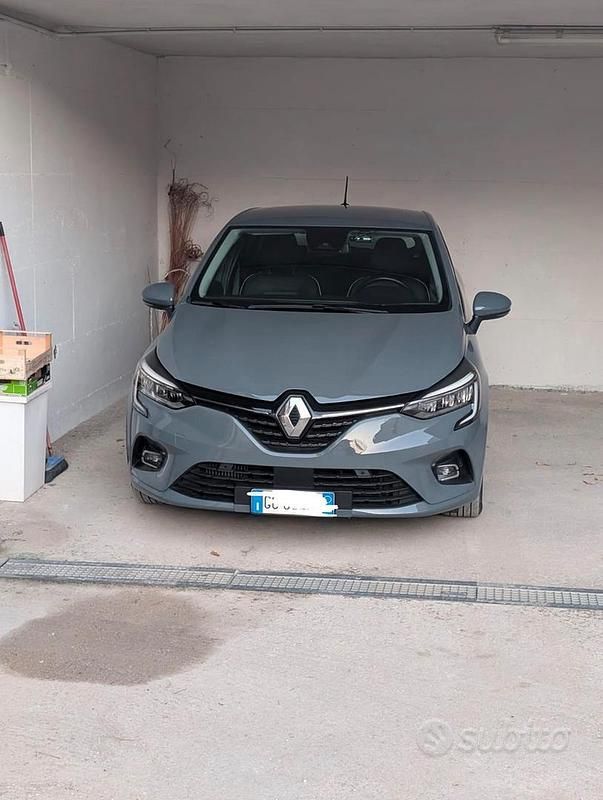 Usata Renault Clio V Intens 101 CV (74 kW) 2020 Grigio Utilitaria