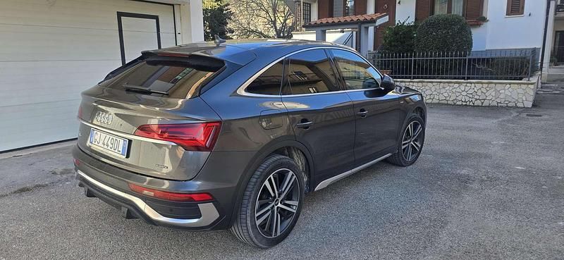 Usata Audi Q5 Sportback S-Line 204 CV (150 kW) 2022 Grigio SUV