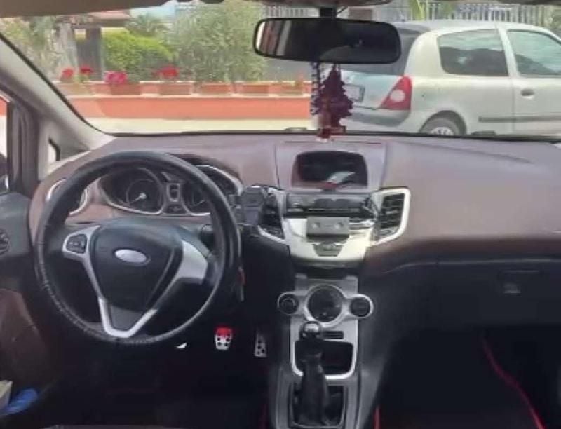 Usata Ford Fiesta 68 CV (50 kW) 2008 Nero Utilitaria
