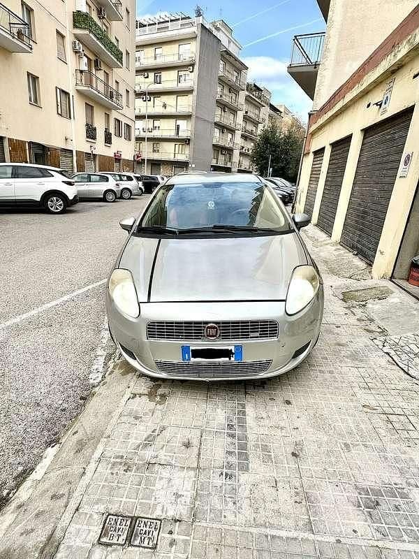 Usata Fiat Grande Punto 65 CV (47 kW) 2008 Argento Utilitaria