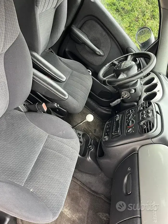 Usata Chrysler PT Cruiser 150 CV (110 kW) 2005 Grigio Berlina