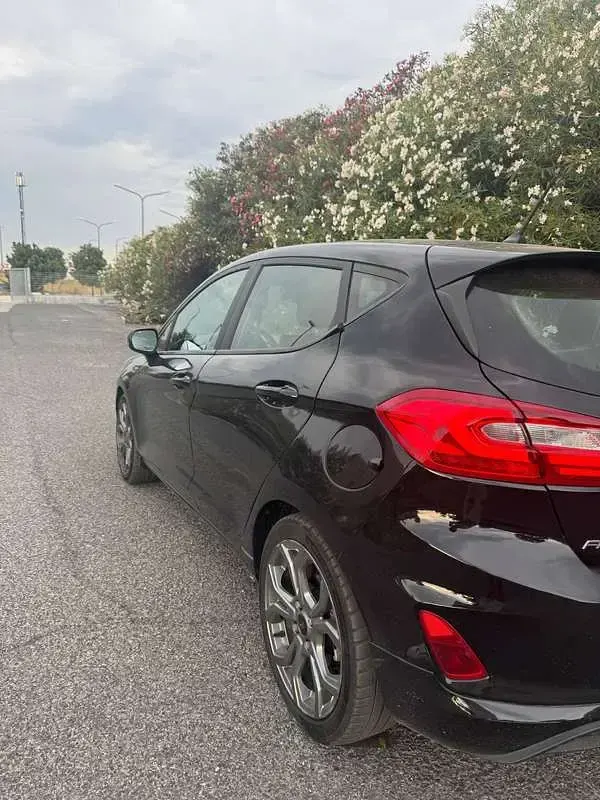 Usata Ford Fiesta ST-Line 86 CV (63 kW) 2018 Nero Utilitaria
