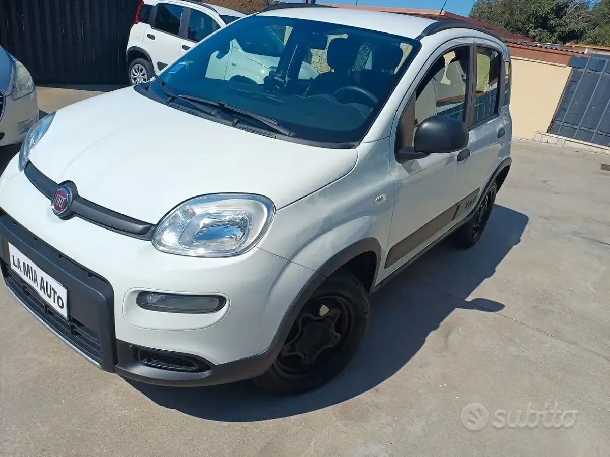 Usata Fiat Panda 4x4 85 CV (62 kW) 2020 Bianco Utilitaria