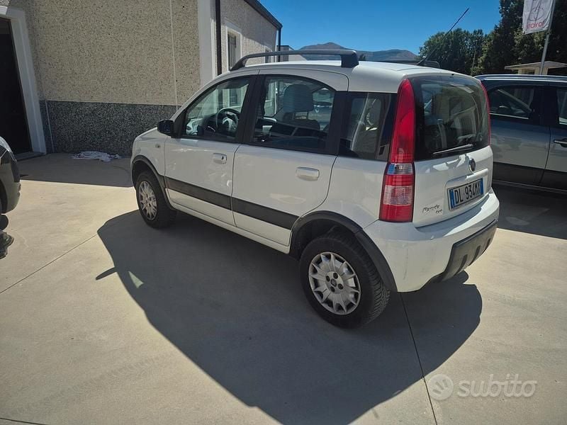 Usata Fiat Panda 4x4 70 CV (51 kW) 2007 Bianco Utilitaria